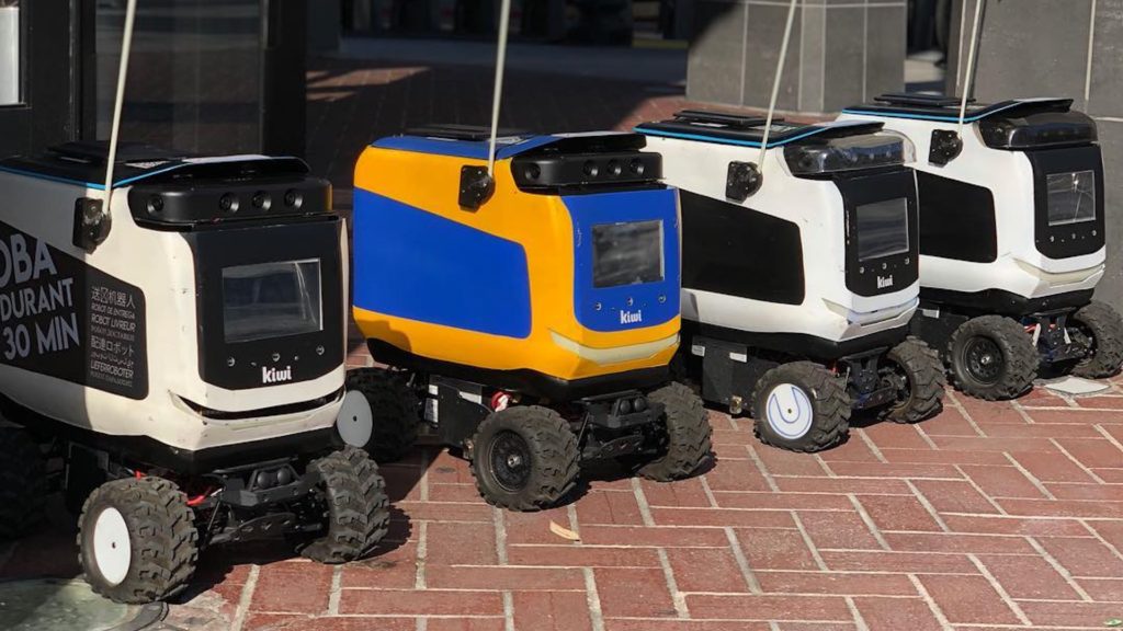 robots-repartidores-de-comida-kiwibot-delivery