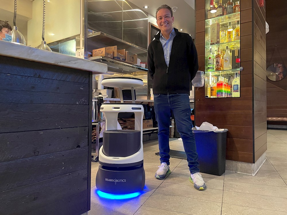 Robot Mesero en Boathouse Asian Eatery California