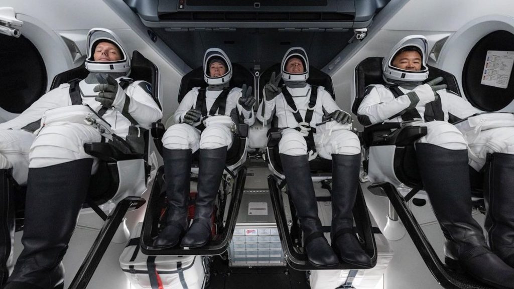 spacex-robots-enviara-a-la-luna-canada-japon